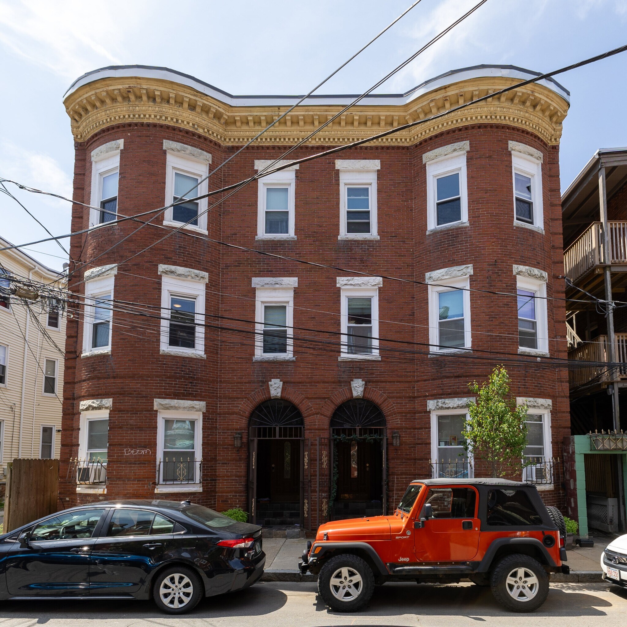 Building Photo - 2 St Mark St
