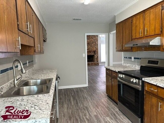 Building Photo - 2604 Carrington Dr