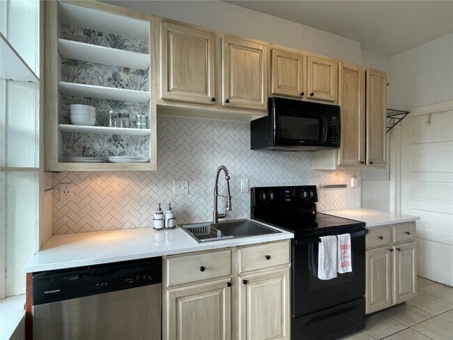 Building Photo - 4344 Connecticut St