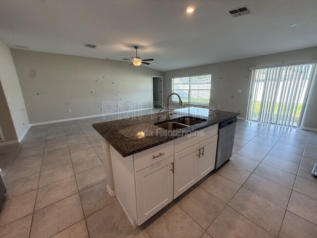 Building Photo - 10332 Alder Green Dr