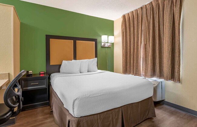 Building Photo - Furnished Studio-Chicago - Lombard - Oak Brook