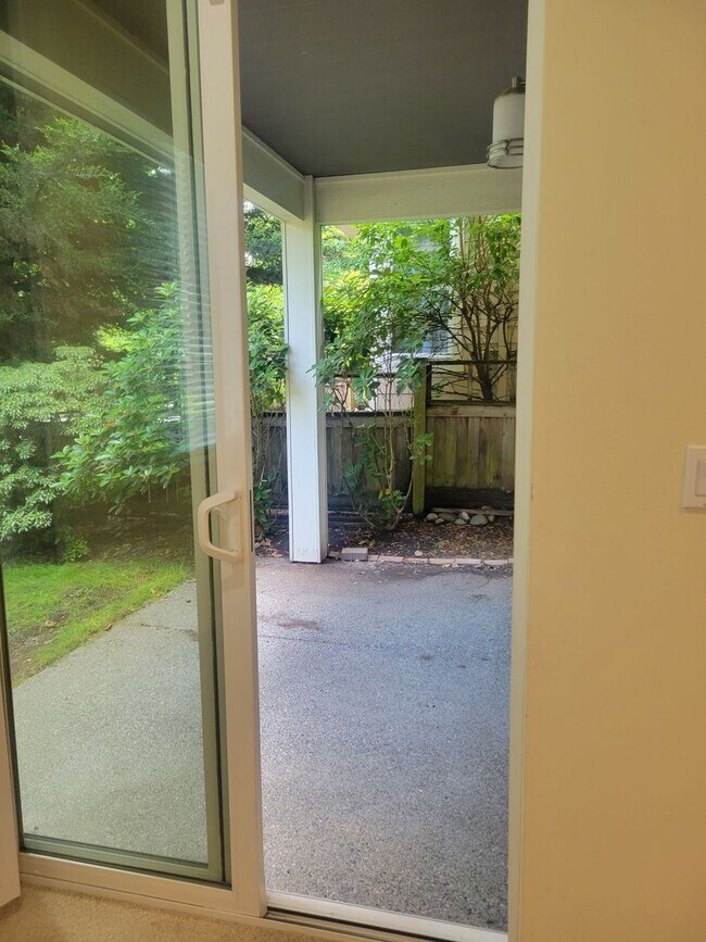 Building Photo - Highly Desirable Community, Beautiful View...