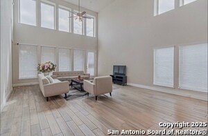 Building Photo - 938 Quemada