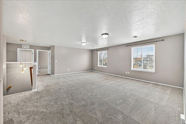 Building Photo - Beautiful NW Meridian Home with Privacy and Community Amenities