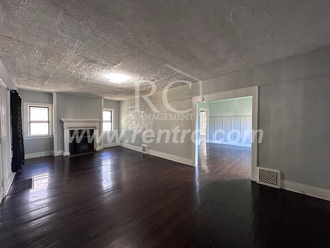 Building Photo - 1115 Harmon-