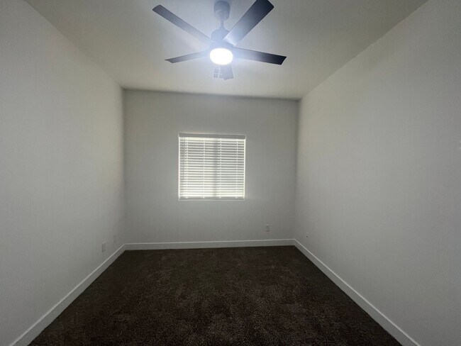 Building Photo - 2470 sq ft, remodeled single story, hard to find 5 bed, 2.5 bath, 2 car garage in guard gated Sta...