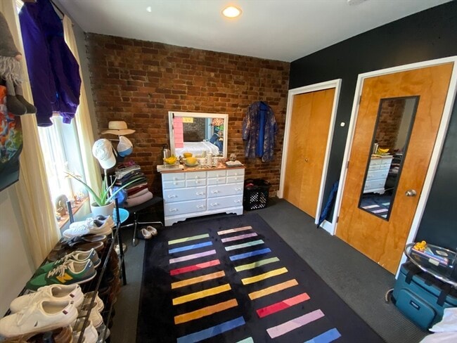 Building Photo - 113 W Dedham St