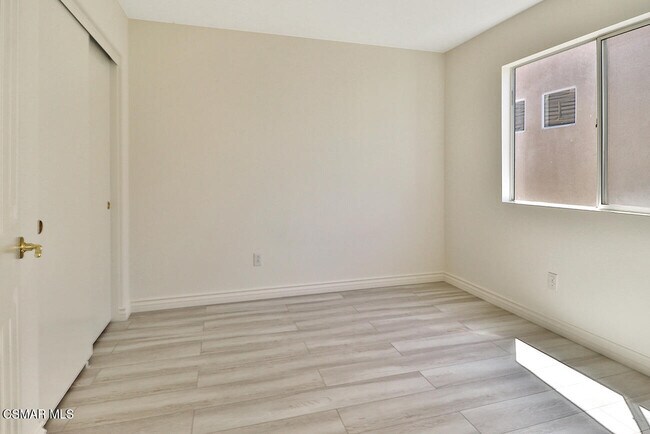 Building Photo - 5505 Salerno Dr
