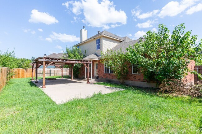 Building Photo - 3310 Silver Oaks Dr