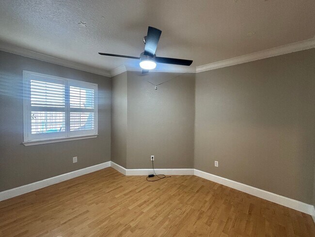 Building Photo - 1150 Buckthorn Ln