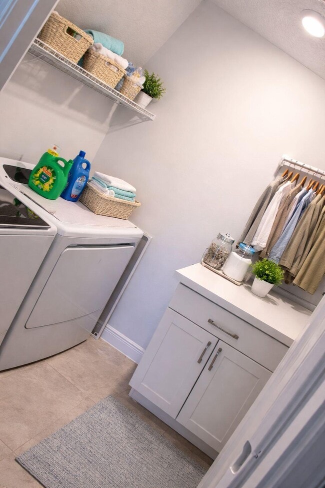 Building Photo - 1067 Rio Ct