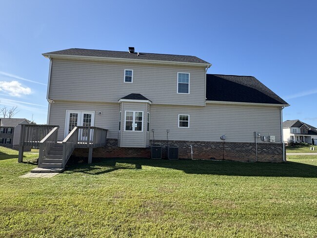 Building Photo - 189 Traverse Dr