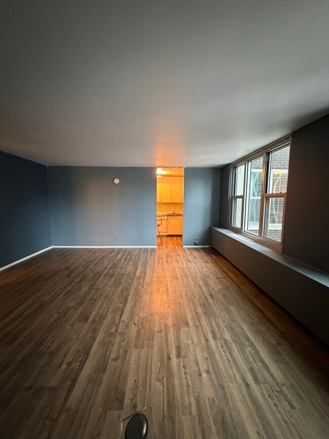 Building Photo - 400 E Randolph St