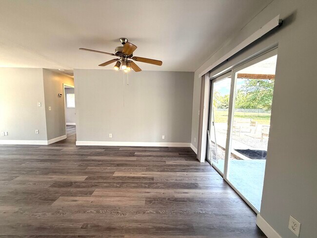 Building Photo - 16394 Pimlico Dr E