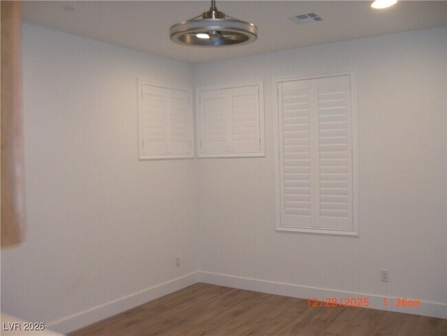 Building Photo - 9751 Evergreen Pne St