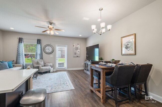 Building Photo - 6780 Spaniel Dr