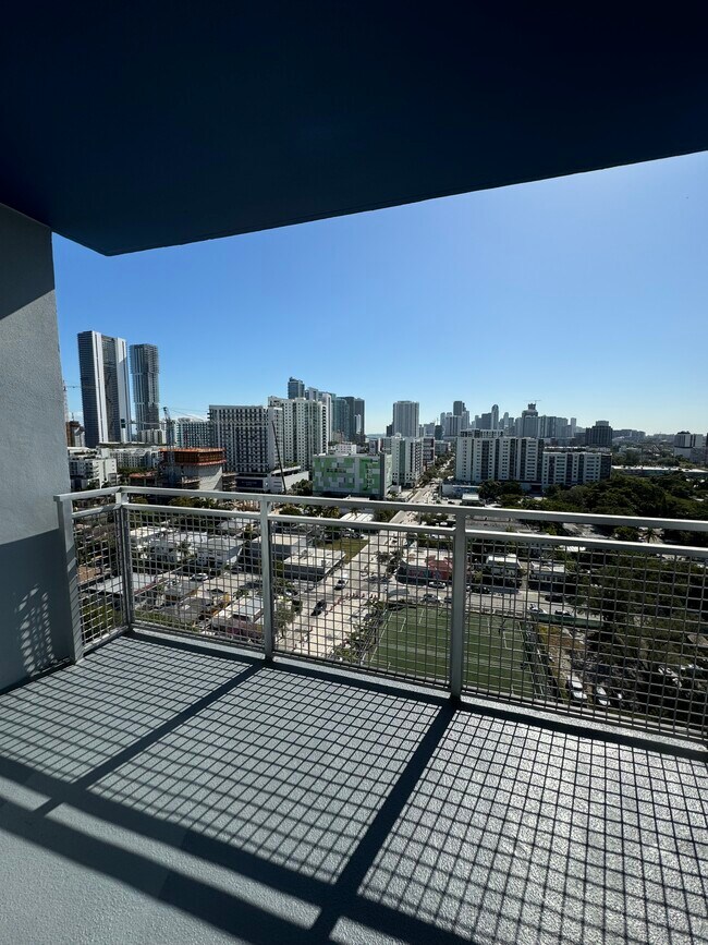 BALCONY - 119 NE 20th St
