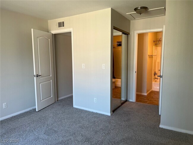 Building Photo - 2111 Sealion Dr