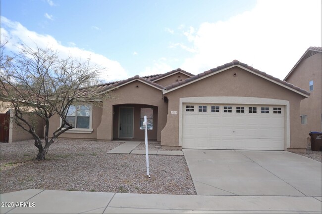 Primary Photo - 2745 W Sunshine Butte Dr