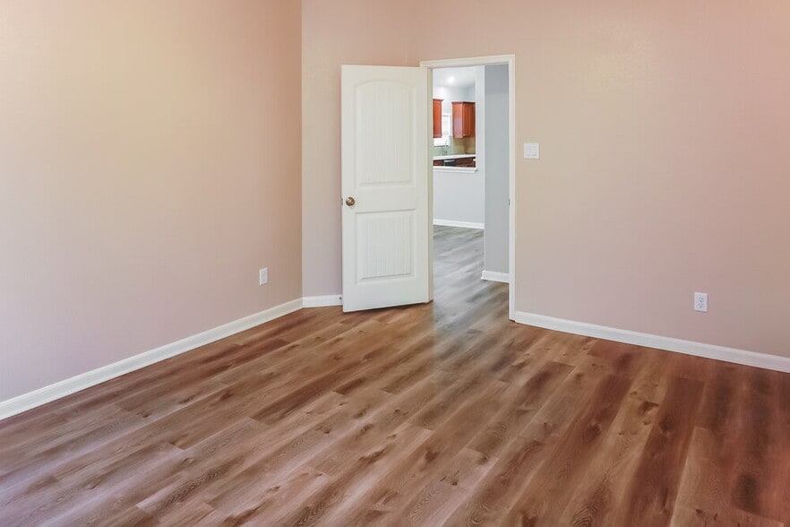 Building Photo - 8751 Sunrise Canter Dr