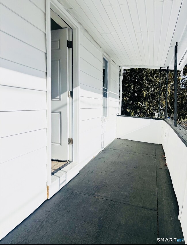 Building Photo - 107 E Pearl St