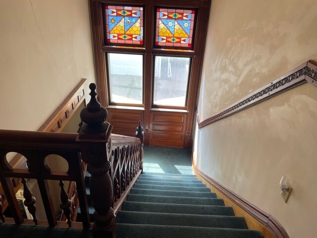 Building Photo - 710 N 6th St