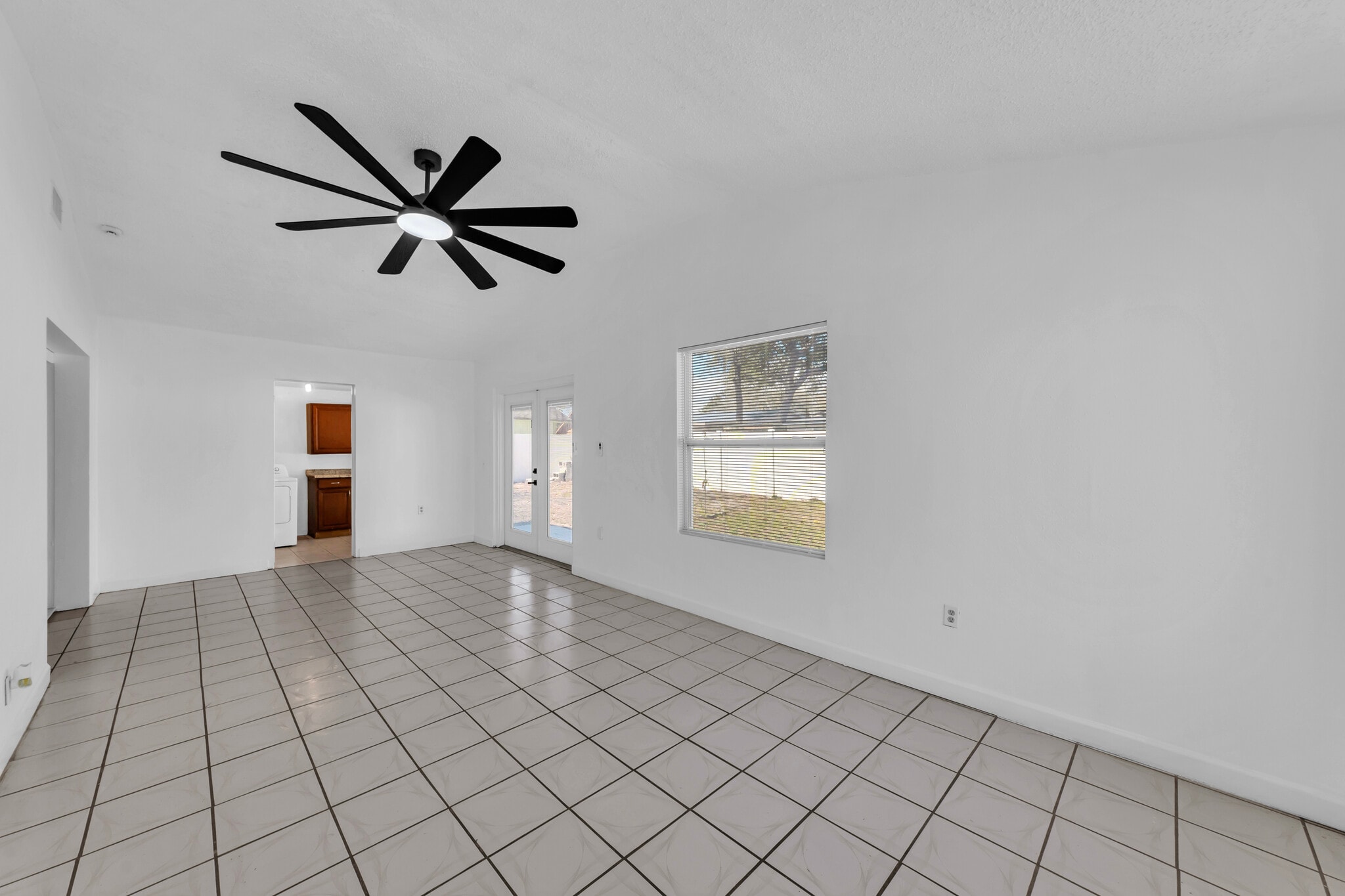 Building Photo - 6013 W Knox St