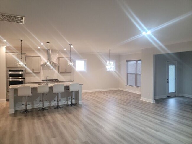 Building Photo - Like New RANCH Home in Stallings! WiFi and...