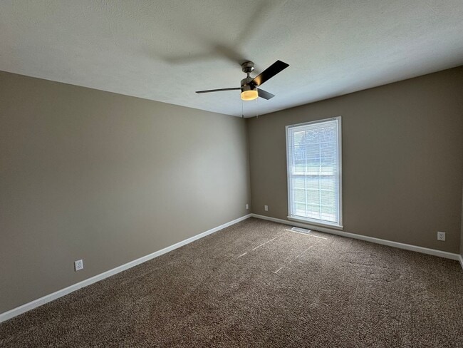 Building Photo - Beautiful Single Family Home