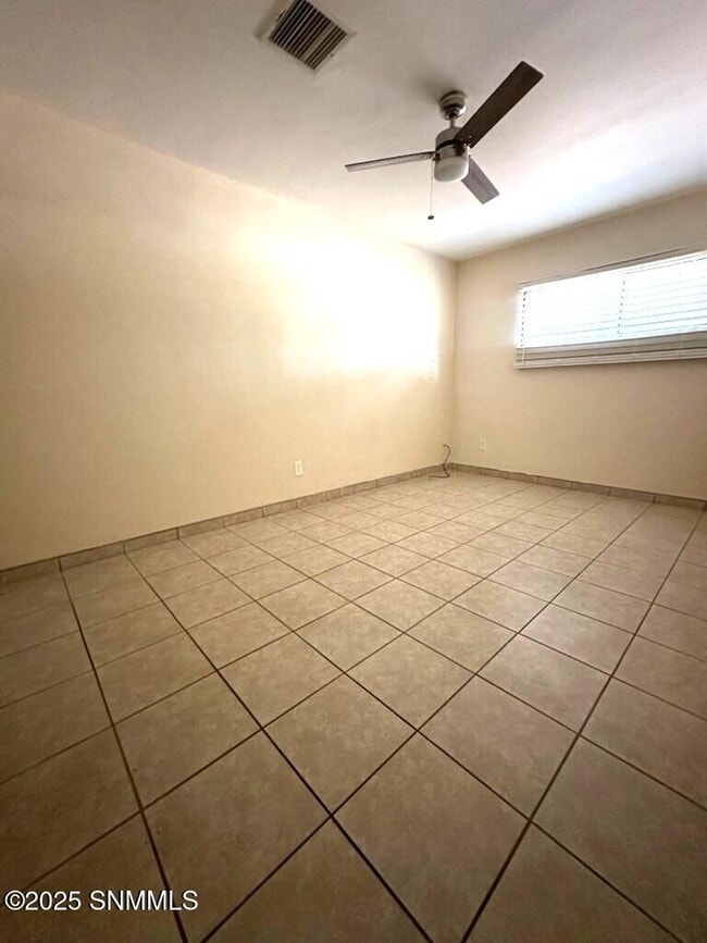 Building Photo - 1825 Anderson Dr
