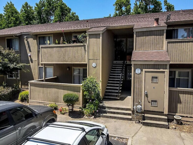 Building Photo - 3388 Red Cedar Ter