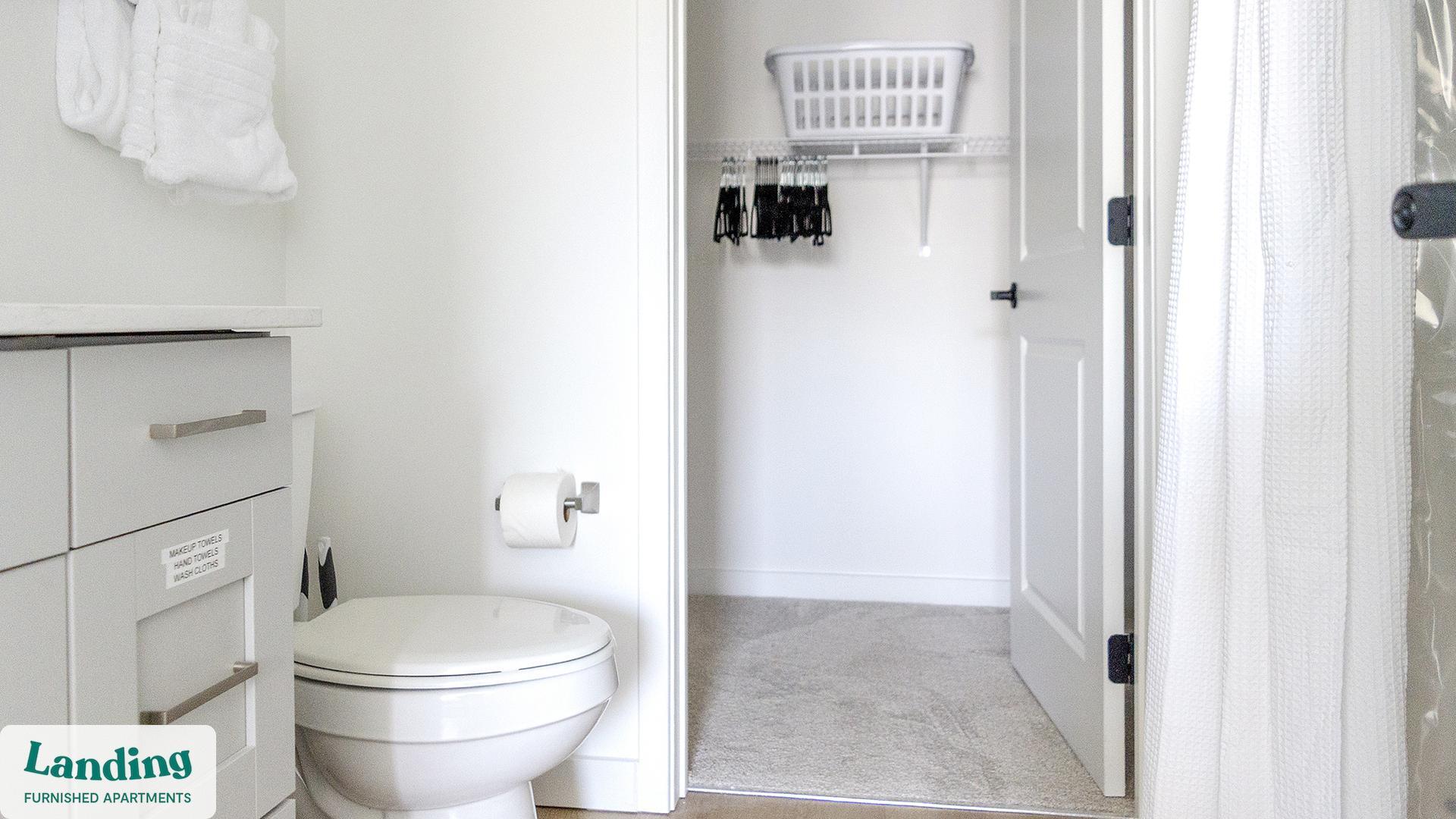 Building Photo - 650 N Main St