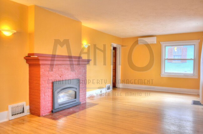 Building Photo - Stunning Brick Home near Audubon Park