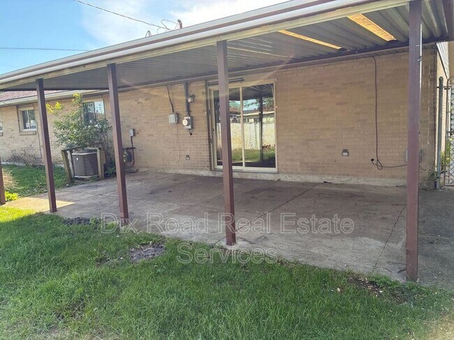 Building Photo - 5261 Bromwick Dr
