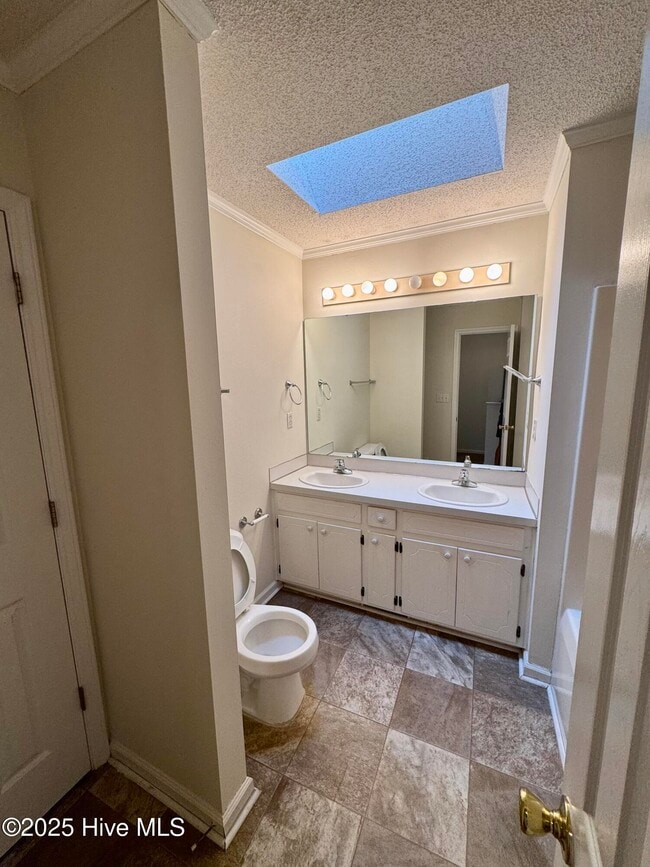 Building Photo - 3930 Sterling Pointe Dr