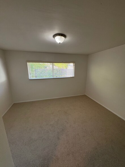Building Photo - 521 E Arrellaga St