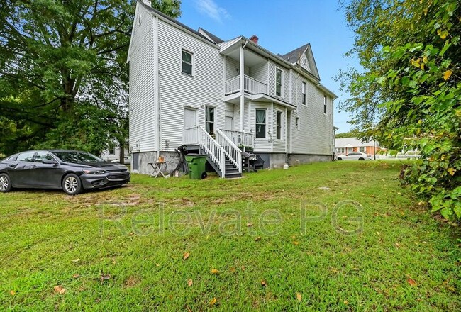 Building Photo - 1801 4th Ave