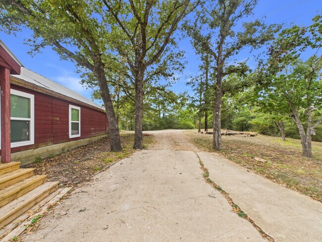 Building Photo - 11121 N Dowling Rd