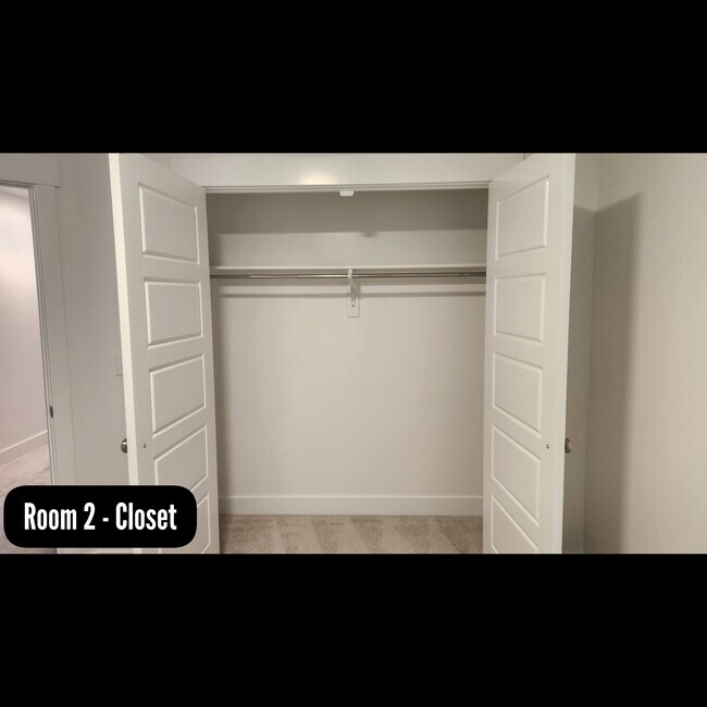 Building Photo - 1001 W Coral Charm Wy
