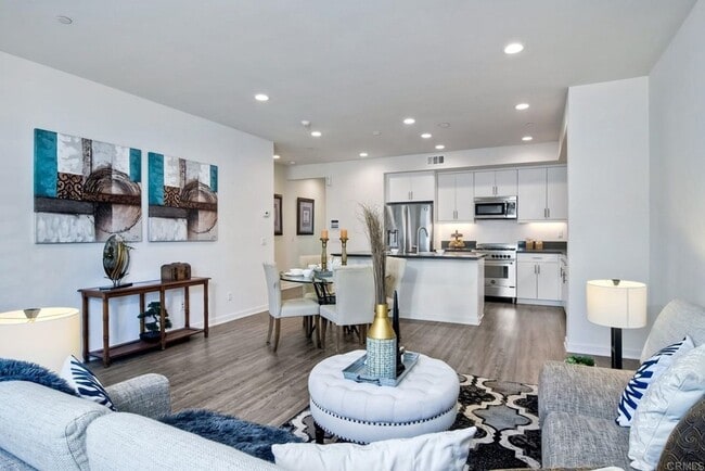 Building Photo - Downtown Oceanside Condo with pool and roo...