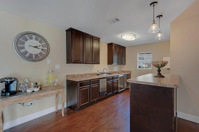 Building Photo - 6880 W Fairfield Dr