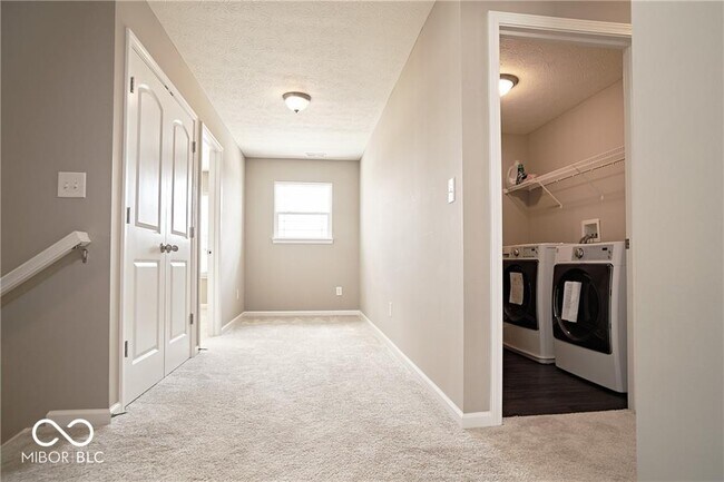 Building Photo - 8709 Rowling Way