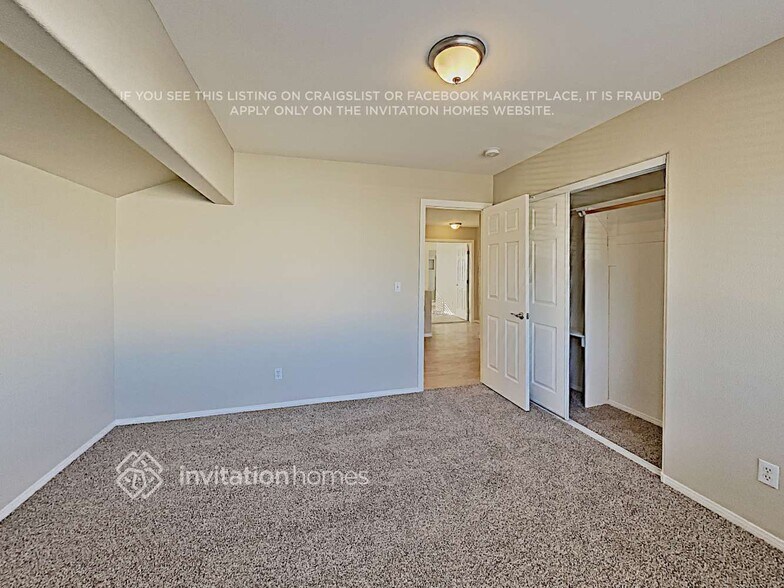 Building Photo - 9427 Hanta Ave