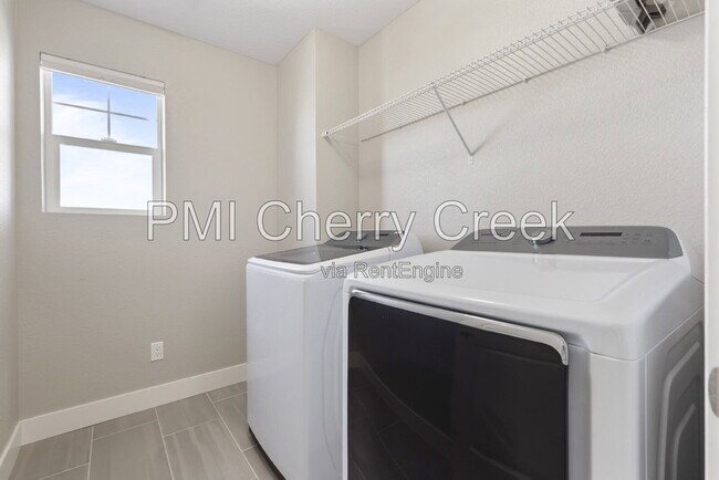 Building Photo - 21294 E Stanford Dr