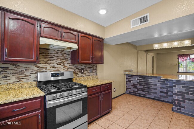 Building Photo - 1325 James Dudley Dr