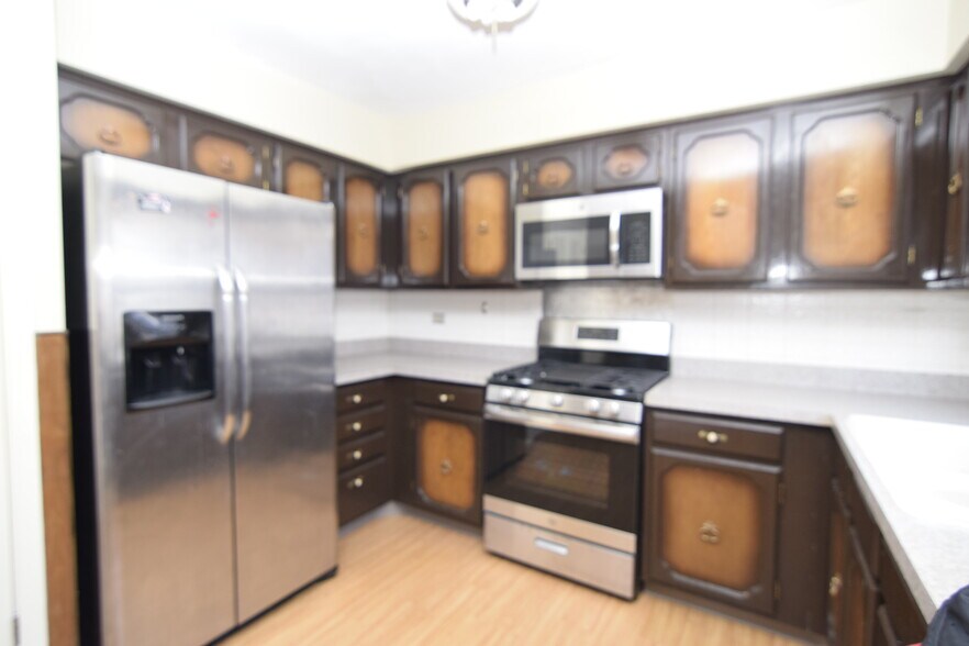 Building Photo - 5025 Carol St