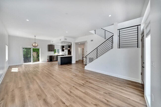 Building Photo - Modern 4-Bedroom Home in Prime West LA | Walkable, Spacious & Move-In Ready