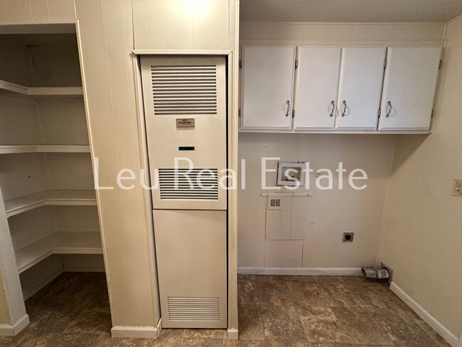 Building Photo - 4700 Mineral Way