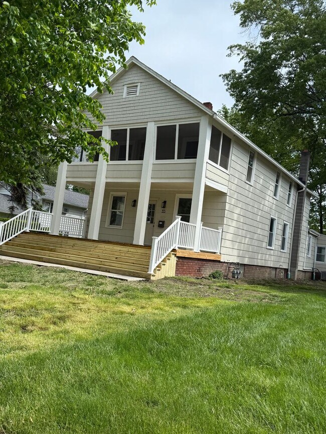 Building Photo - Duplex