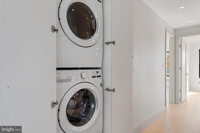 Building Photo - 501 Haddonfield-Berlin Rd